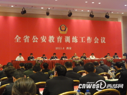 向教育要警力、向訓練要戰斗力。陜西省注重和加強對一線民警的教育培訓，組建學習型警隊。